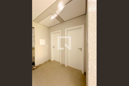Hall social de apartamento para alugar com 2 quartos, 70m² em Ingleses do Rio Vermelho, Florianópolis