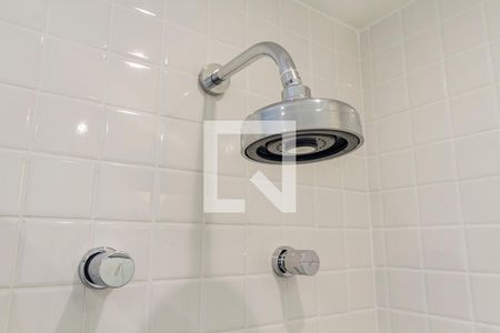 Banheiro de apartamento à venda com 1 quarto, 32m² em Jardim Paulista, São Paulo