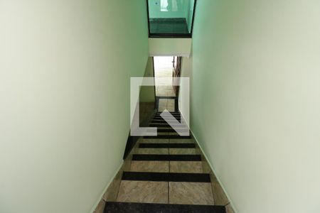 Escada de casa para alugar com 2 quartos, 140m² em Jardim Milena, Santo André