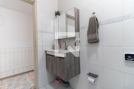 Banheiro de casa à venda com 1 quarto, 280m² em Vila Liviero, São Paulo
