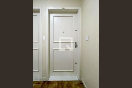 Porta de apartamento à venda com 1 quarto, 35m² em Higienópolis, Porto Alegre