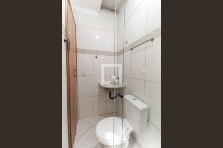 Banheiro da Suíte 1 de casa de condomínio à venda com 2 quartos, 65m² em Vila Monte Santo, São Paulo