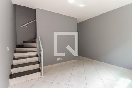 Sala de casa de condomínio à venda com 2 quartos, 65m² em Vila Monte Santo, São Paulo