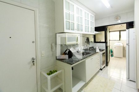 Cozinha de apartamento à venda com 2 quartos, 96m² em Itaim Bibi, São Paulo