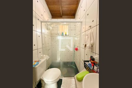 Banheiro de apartamento para alugar com 1 quarto, 45m² em São João do Rio Vermelho, Florianópolis