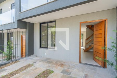 Fachada de casa à venda com 3 quartos, 96m² em Tristeza, Porto Alegre