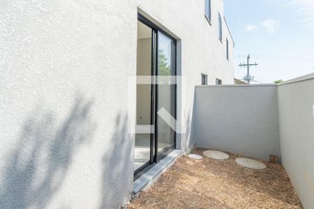 Quintal de casa à venda com 3 quartos, 96m² em Tristeza, Porto Alegre