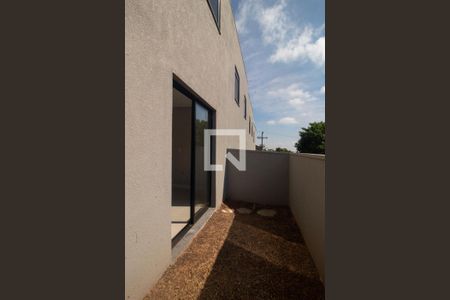 Quintal de casa à venda com 3 quartos, 96m² em Tristeza, Porto Alegre