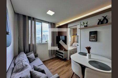 Sala de apartamento para alugar com 2 quartos, 34m² em Santo Amaro, São Paulo