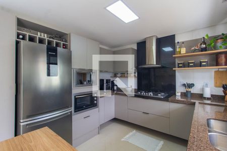 Cozinha de casa à venda com 3 quartos, 300m² em Rio Branco, Canoas