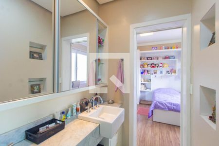 Banheiro 1 de casa à venda com 3 quartos, 300m² em Rio Branco, Canoas