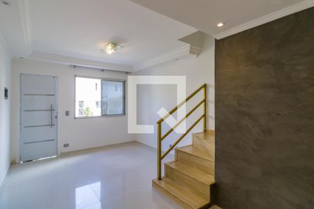 Sala de casa de condomínio para alugar com 2 quartos, 103m² em Campo Limpo, São Paulo