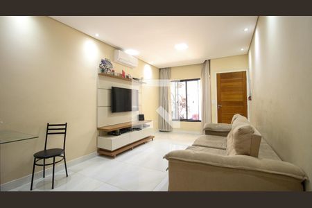 Sala de casa à venda com 3 quartos, 110m² em Vila Darli, São Paulo