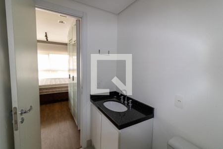 Banheiro de kitnet/studio à venda com 1 quarto, 44m² em Partenon, Porto Alegre