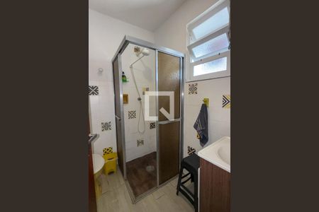 Banheiro de kitnet/studio para alugar com 1 quarto, 36m² em Canto do Forte, Praia Grande