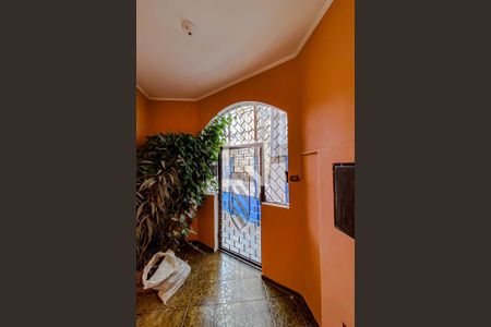 Hall de entrada de casa à venda com 4 quartos, 200m² em Vila Invernada, São Paulo