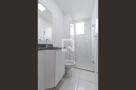 Banheiro social de apartamento à venda com 2 quartos, 52m² em Serrano, Belo Horizonte