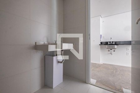 Banheiro de kitnet/studio à venda com 1 quarto, 26m² em Pinheiros, São Paulo