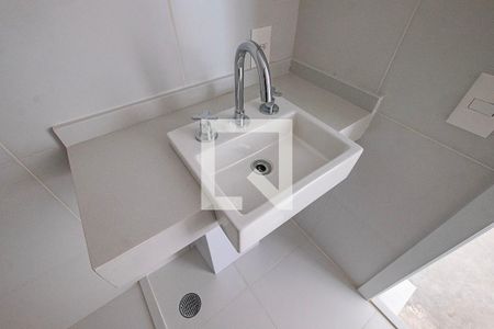 Banheiro de kitnet/studio à venda com 1 quarto, 26m² em Pinheiros, São Paulo