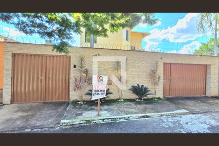 Fachada de casa à venda com 3 quartos, 260m² em Joá, Lagoa Santa