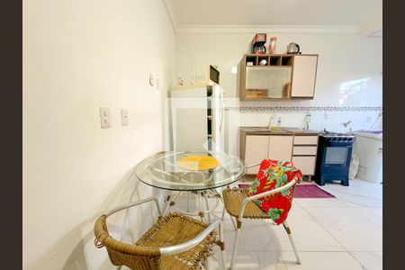 Sala de apartamento para alugar com 1 quarto, 45m² em Ingleses do Rio Vermelho, Florianópolis