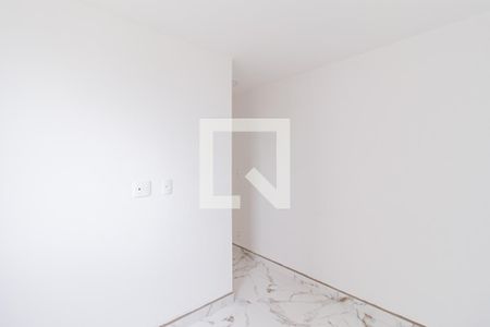 Quarto 2 de apartamento para alugar com 2 quartos, 42m² em Vila da Oportunidade, Carapicuíba