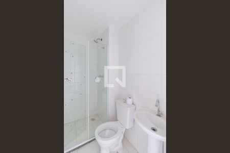 Banheiro de apartamento para alugar com 2 quartos, 42m² em Vila da Oportunidade, Carapicuíba