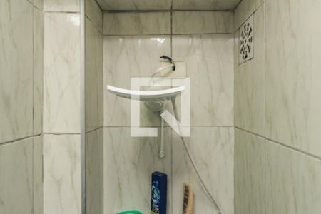 Banheiro de kitnet/studio para alugar com 1 quarto, 30m² em Santa Ifigênia, São Paulo