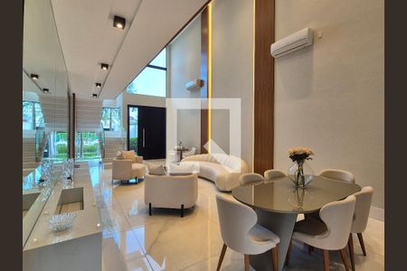 Sala de casa de condomínio à venda com 4 quartos, 300m² em Recreio dos Bandeirantes, Rio de Janeiro