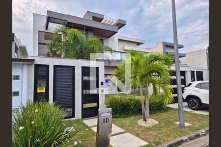 Fachada de casa de condomínio à venda com 4 quartos, 300m² em Recreio dos Bandeirantes, Rio de Janeiro