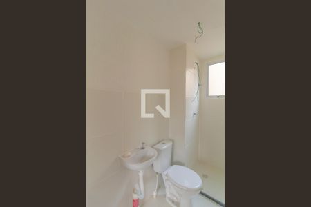 Banheiro de apartamento à venda com 2 quartos, 41m² em Fátima, Canoas