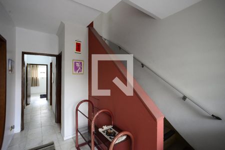 Escada de casa para alugar com 5 quartos, 350m² em Cambuci, São Paulo