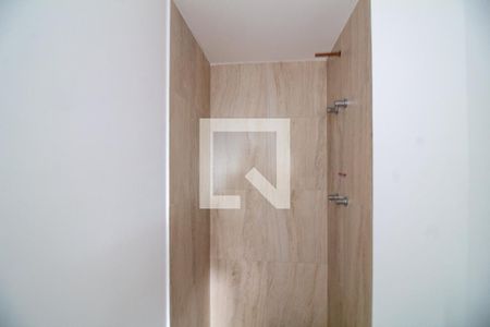 Banheiro de apartamento à venda com 1 quarto, 32m² em Campo Belo, São Paulo