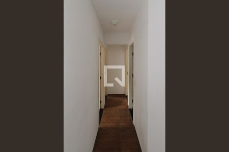 Corredor de apartamento para alugar com 3 quartos, 63m² em Vila Cunha Bueno, São Paulo