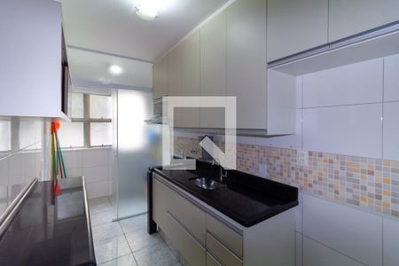 Cozinha de apartamento à venda com 3 quartos, 64m² em Vila Ivone, São Paulo