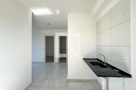 Cozinha e Área de Serviço de apartamento para alugar com 2 quartos, 39m² em Vila Pirituba, São Paulo