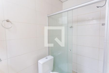 Banheiro Social de kitnet/studio para alugar com 1 quarto, 30m² em Santo Andre, Belo Horizonte