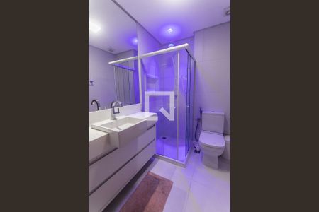Banheiro de kitnet/studio para alugar com 1 quarto, 27m² em Caminho das Árvores, Salvador