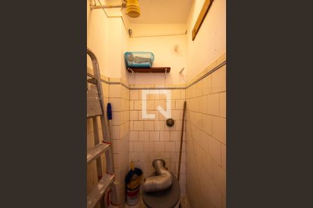 Banheiro de Serviço de apartamento à venda com 3 quartos, 106m² em Grajaú, Rio de Janeiro