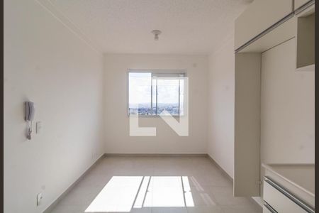 Sala/Cozinha de apartamento para alugar com 2 quartos, 32m² em Fazenda Aricanduva, São Paulo