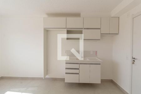 Sala/Cozinha de apartamento para alugar com 2 quartos, 32m² em Fazenda Aricanduva, São Paulo