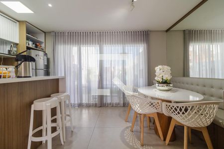 Sala de casa à venda com 3 quartos, 160m² em Guarujá, Porto Alegre