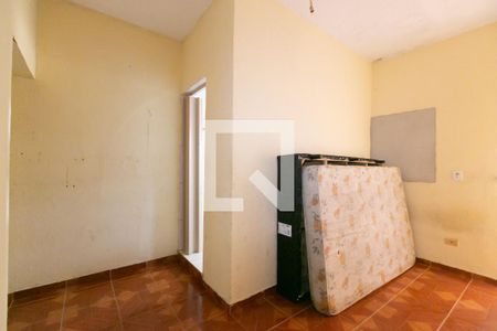 Suíte 2 de casa à venda com 5 quartos, 300m² em Vila Carmosina, São Paulo