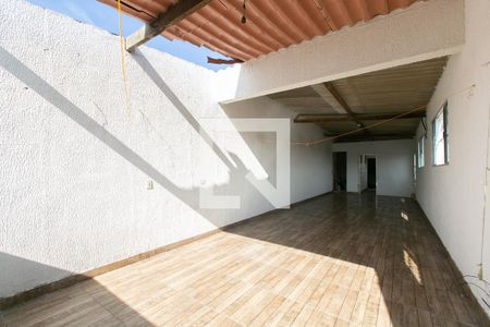 Terraço de casa à venda com 5 quartos, 300m² em Vila Carmosina, São Paulo