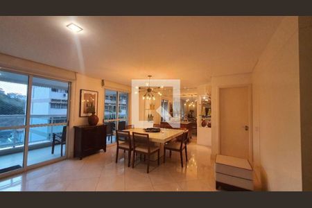 Apartamento à venda com 4 quartos, 160m² em Icaraí, Niterói