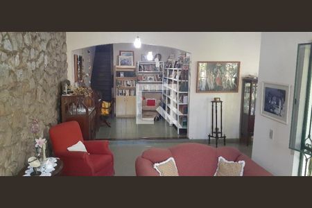 Casa à venda com 5 quartos, 222m² em Piratininga, Niterói