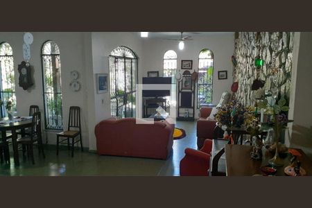 Casa à venda com 5 quartos, 222m² em Piratininga, Niterói