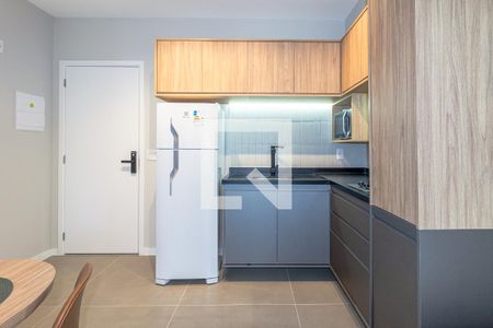 Cozinha de apartamento para alugar com 1 quarto, 31m² em Indianópolis, São Paulo