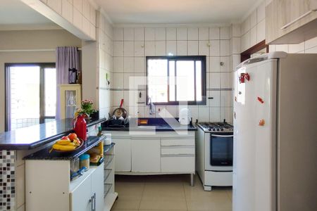 Cozinha de apartamento para alugar com 2 quartos, 70m² em Vila Tupi, Praia Grande