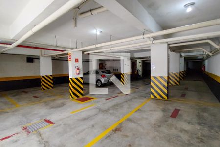 Garagem de apartamento para alugar com 2 quartos, 70m² em Vila Tupi, Praia Grande